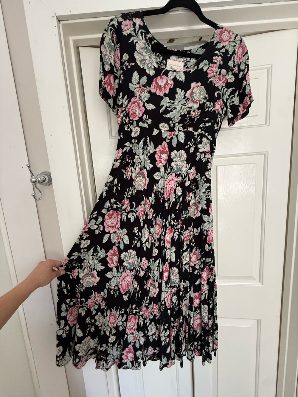 Vintage floral midi dress